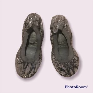 EUC Yosi Samra snakeskin flats size 7.